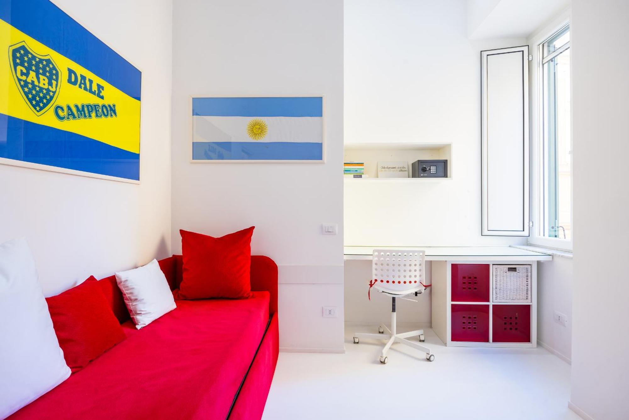 Apartment Morghen Red Passion And Pop Art *