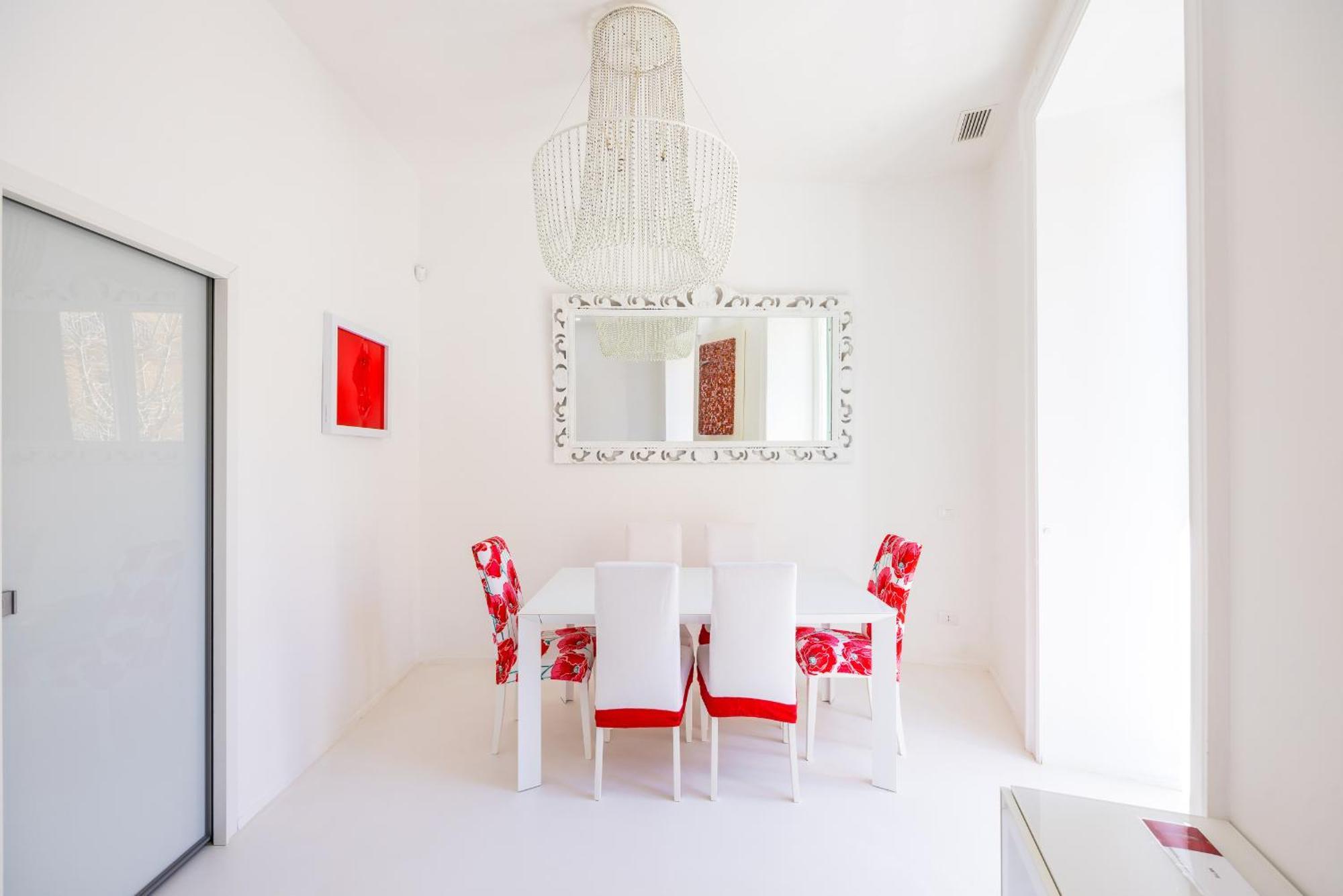 Apartment Morghen Red Passion And Pop Art Naples